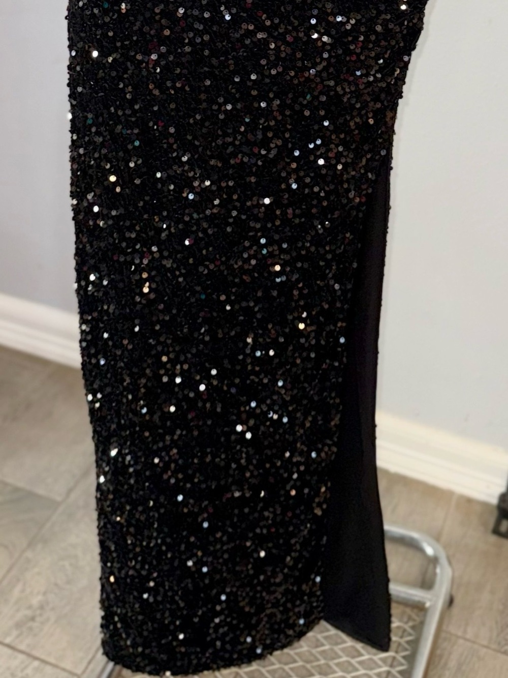 Black sequins dress - Picture 2 of 2